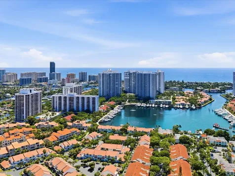3610 Yacht Club Drive Aventura FL 33180