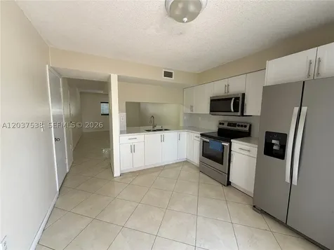 14902 SW 82nd Lane Miami FL 33193