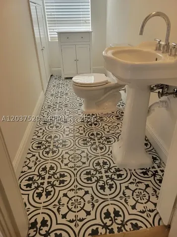 3514 Crystal Court Miami FL 33133