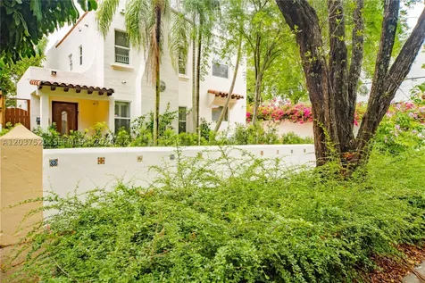 3514 Crystal Court Miami FL 33133