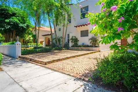 3514 Crystal Court Miami FL 33133