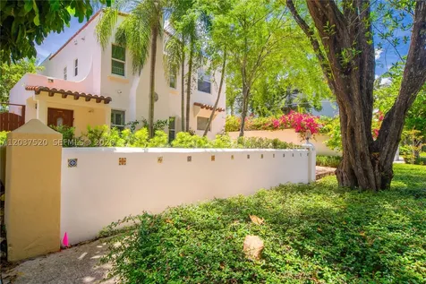 3514 Crystal Court Miami FL 33133