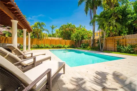 3514 Crystal Court Miami FL 33133