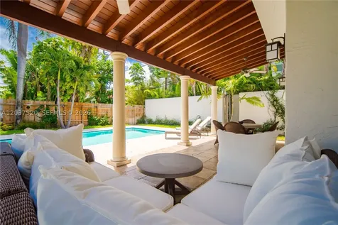 3514 Crystal Court Miami FL 33133