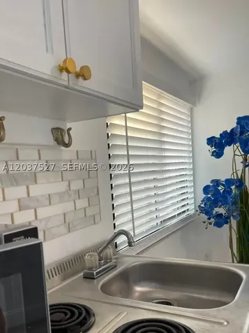 5615 Hope Street Hollywood FL 33021
