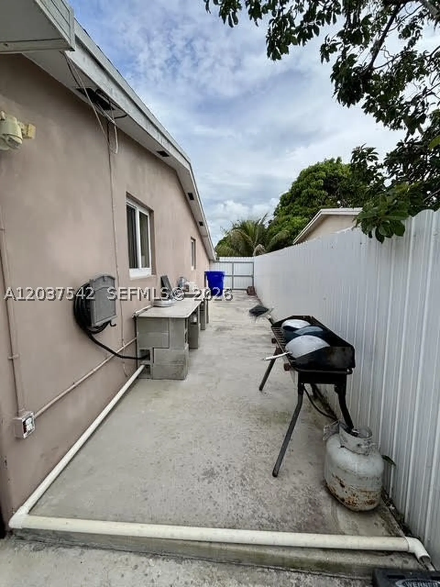 7461 Douglas Street Hollywood FL 33024