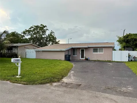 7461 Douglas Street Hollywood FL 33024