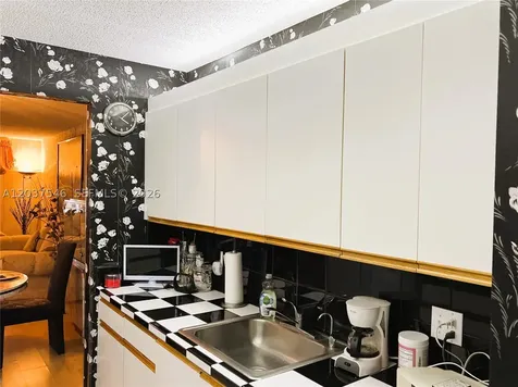 1300 SW 130th Avenue Pembroke Pines FL 33027