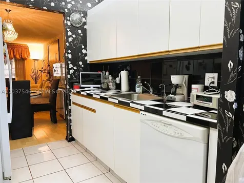 1300 SW 130th Avenue Pembroke Pines FL 33027