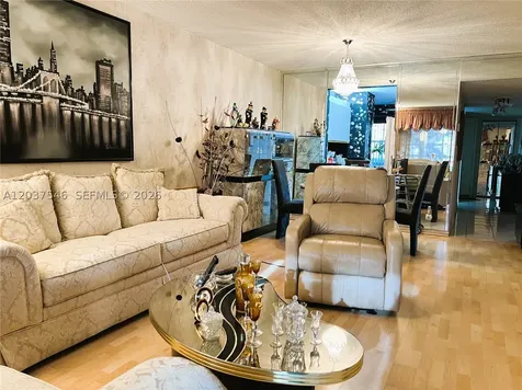 1300 SW 130th Avenue Pembroke Pines FL 33027