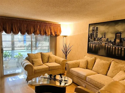 1300 SW 130th Avenue Pembroke Pines FL 33027