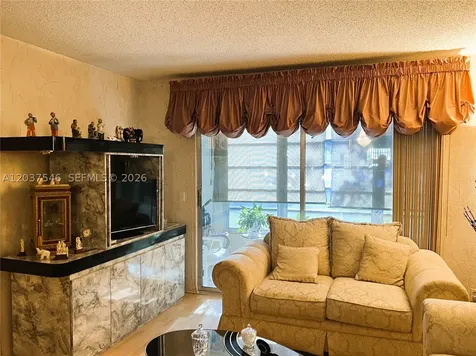 1300 SW 130th Avenue Pembroke Pines FL 33027