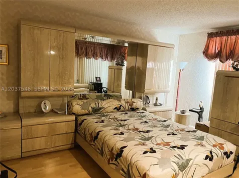 1300 SW 130th Avenue Pembroke Pines FL 33027