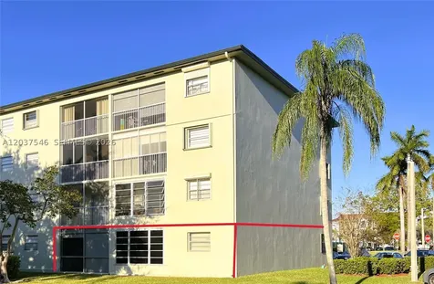 1300 SW 130th Avenue Pembroke Pines FL 33027