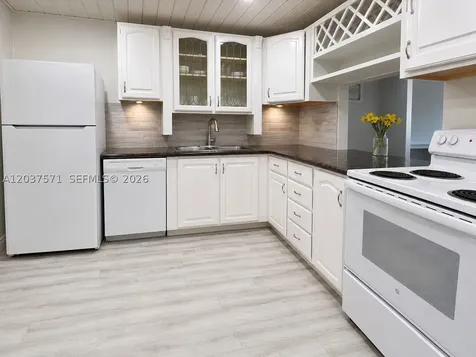 6886 N Kendall Drive Pinecrest FL 33156