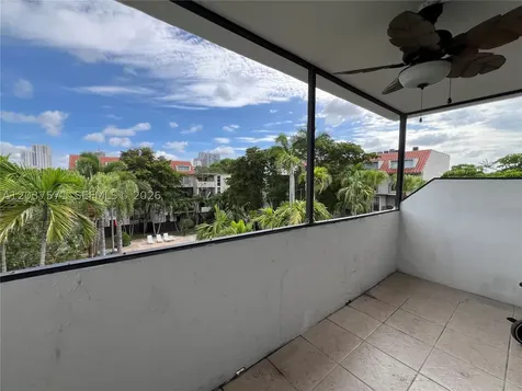 6886 N Kendall Drive Pinecrest FL 33156