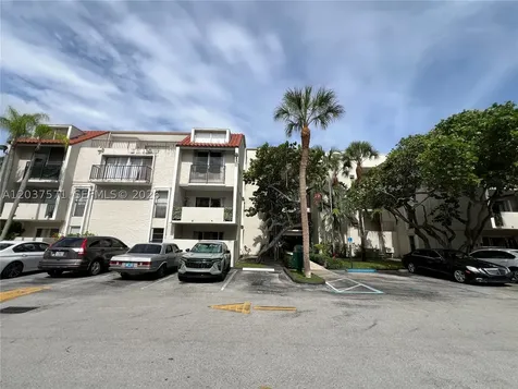 6886 N Kendall Drive Pinecrest FL 33156