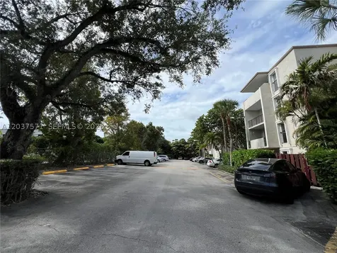 6886 N Kendall Drive Pinecrest FL 33156