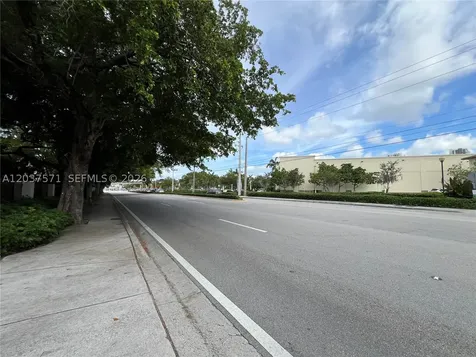 6886 N Kendall Drive Pinecrest FL 33156