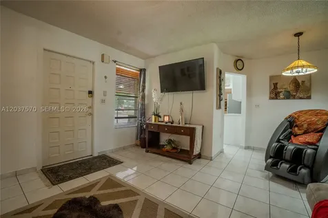 7899 NW 174th Terrace Hialeah FL 33015
