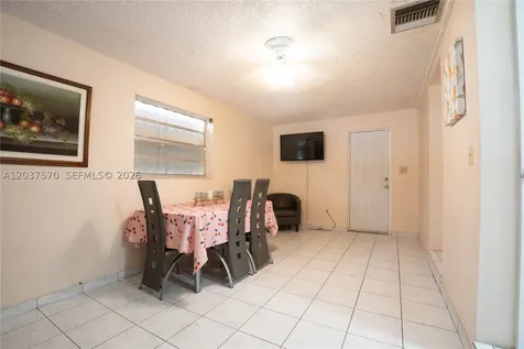 7899 NW 174th Terrace Hialeah FL 33015