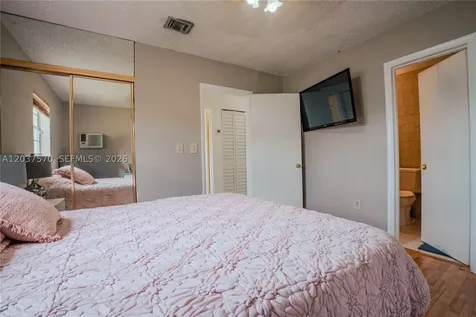 7899 NW 174th Terrace Hialeah FL 33015