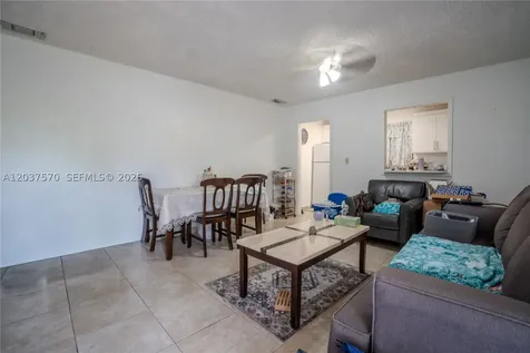 7899 NW 174th Terrace Hialeah FL 33015