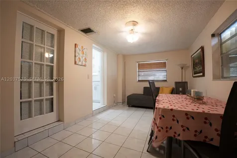 7899 NW 174th Terrace Hialeah FL 33015