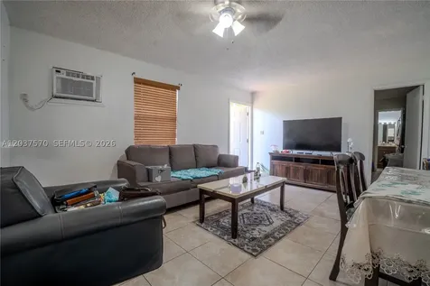 7899 NW 174th Terrace Hialeah FL 33015