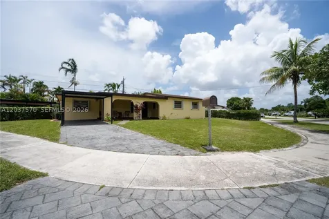 7899 NW 174th Terrace Hialeah FL 33015