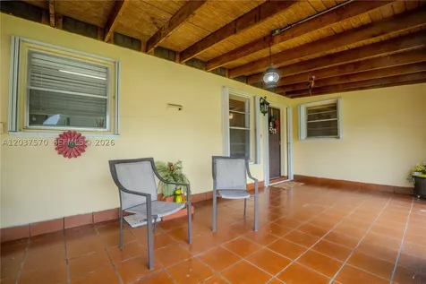 7899 NW 174th Terrace Hialeah FL 33015