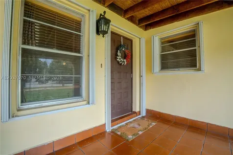 7899 NW 174th Terrace Hialeah FL 33015