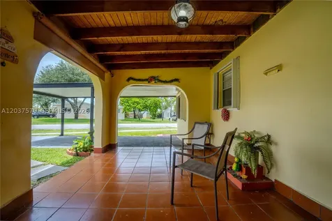 7899 NW 174th Terrace Hialeah FL 33015