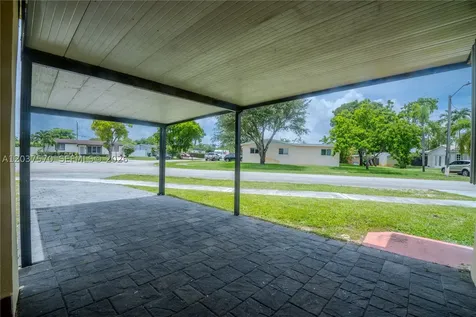 7899 NW 174th Terrace Hialeah FL 33015