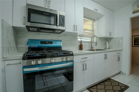 7899 NW 174th Terrace Hialeah FL 33015