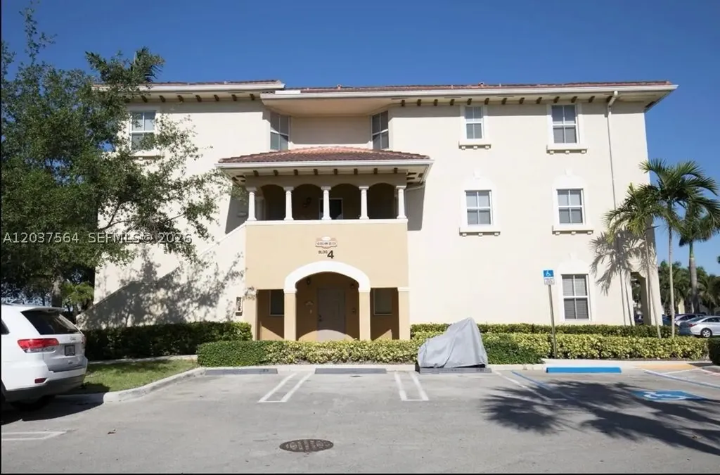 10805 NW 89th Terrace Doral FL 33178