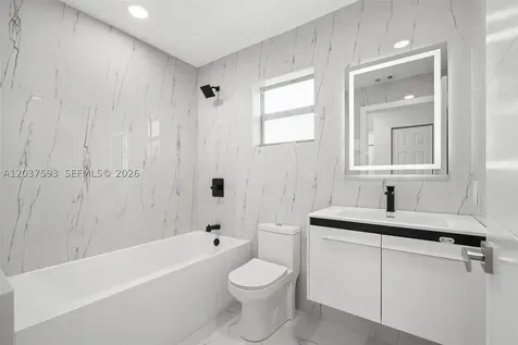 253 SW 4th Street Dania Beach FL 33004