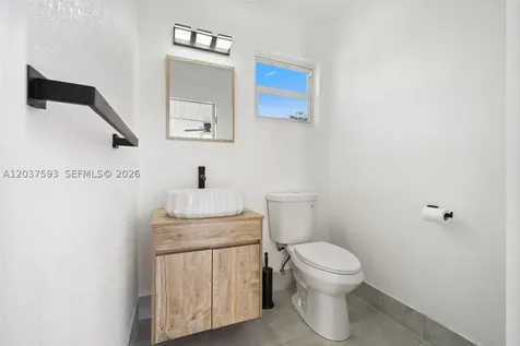253 SW 4th Street Dania Beach FL 33004