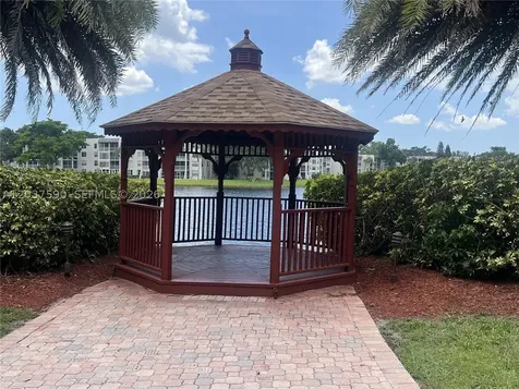 9531 Seagrape Drive Davie FL 33324