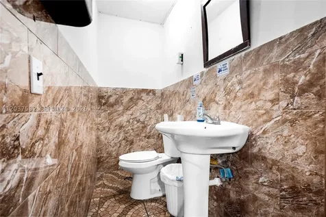 2928 NW 17th Avenue Miami FL 33142