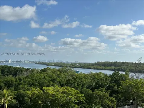 100 Bayview Drive Sunny Isles Beach FL 33160