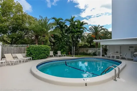 590 Ocean Drive Key Biscayne FL 33149