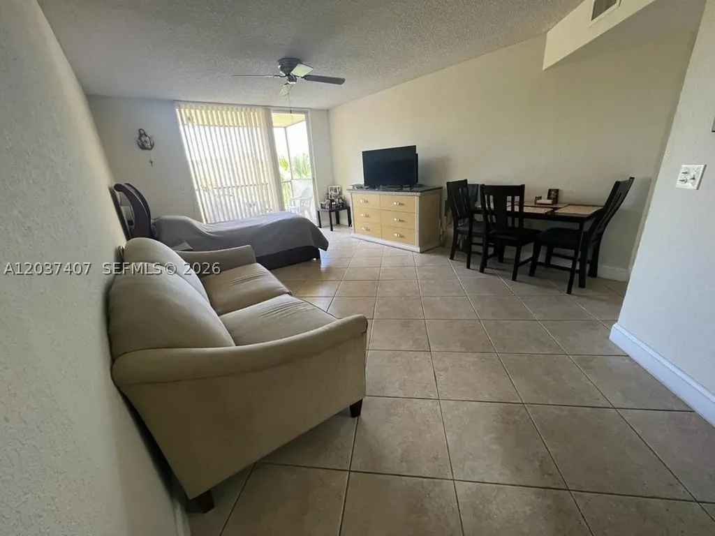 8215 Lake Drive Doral FL 33166