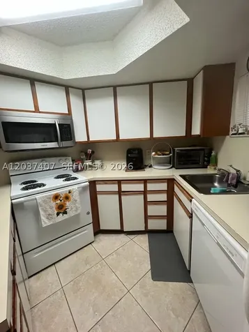 8215 Lake Drive Doral FL 33166