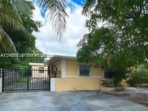 1079 NW 112th Terrace Miami FL 33168