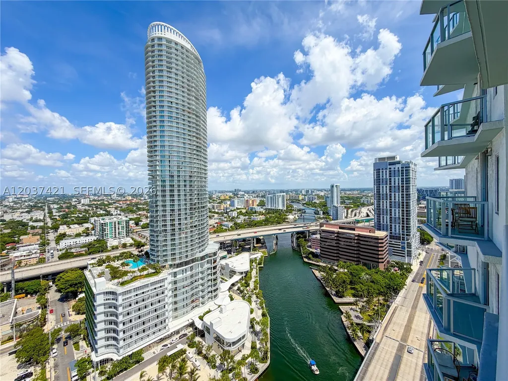 185 SW 7th Street Miami FL 33130