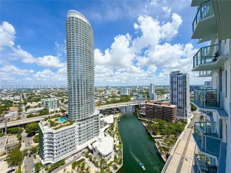 185 SW 7th Street Miami FL 33130