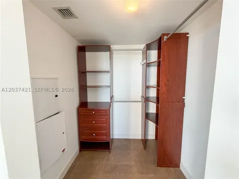 185 SW 7th Street Miami FL 33130