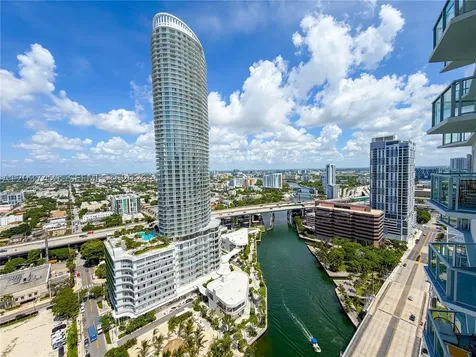 185 SW 7th Street Miami FL 33130