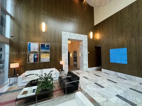 185 SW 7th Street Miami FL 33130